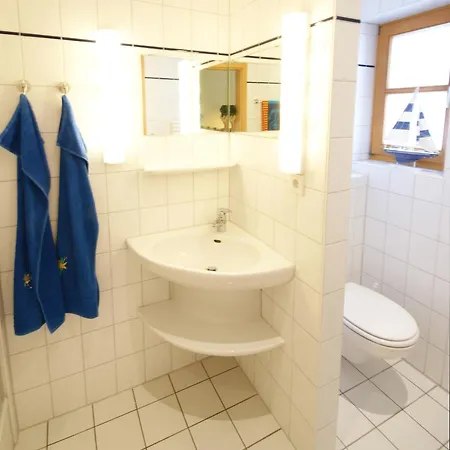 Hoefthus 8 Apartman Neu Reddevitz